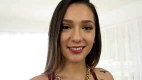 Mature buddy helps cute concubine reach the orgasm