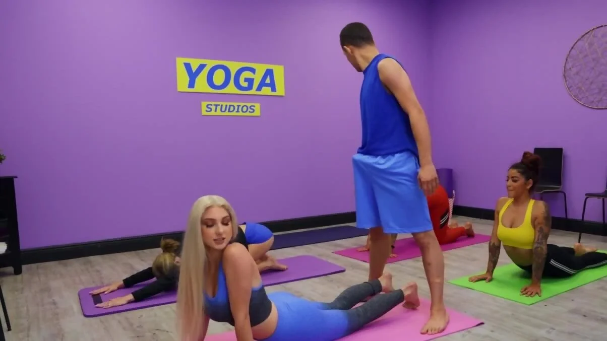 Vox yoga skylar 
